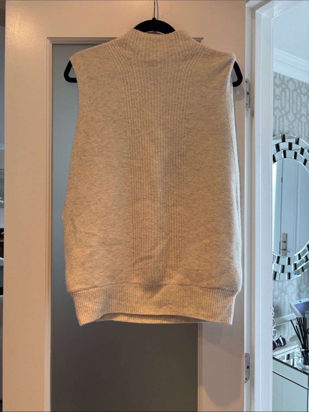 Banana Republic Cream Sleeveless Knit Tank Top